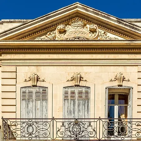 Chateau De Valmousse Bed and breakfast *