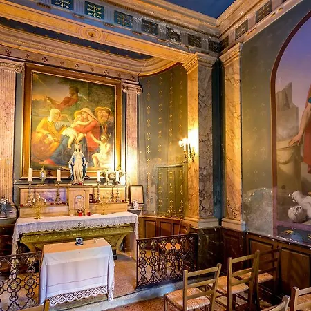 Chateau De Valmousse Bed and breakfast *