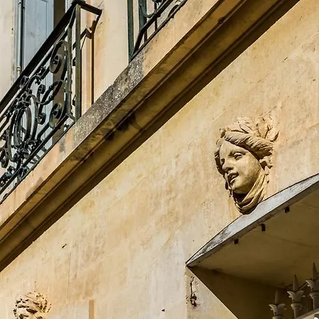 Chateau De Valmousse Bed and breakfast