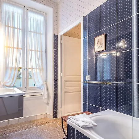 Bed and breakfast Chateau De Valmousse