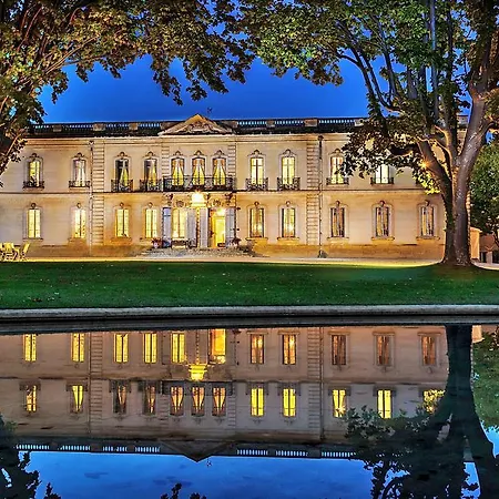 Chateau De Valmousse Bed and breakfast Lambesc